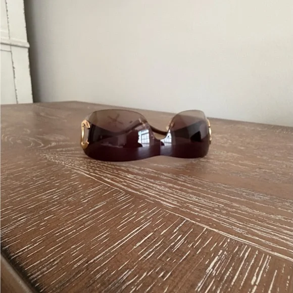 CHANEL Black Frame Brown Gradient CC Logo Rimless Sunglasses - Picture 9 of 11